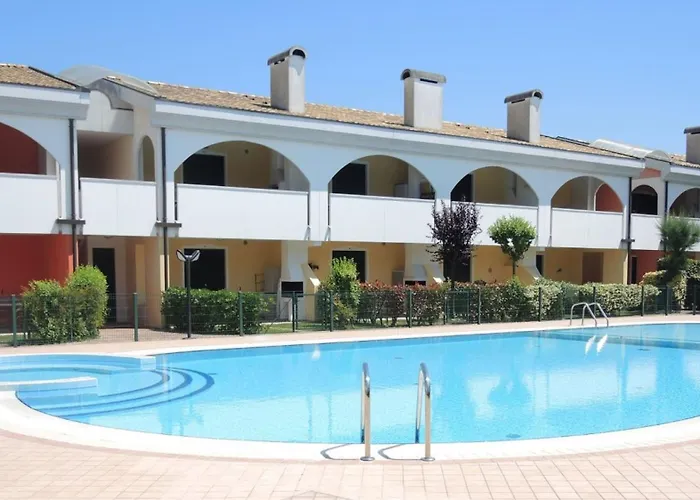 First Floor With Pool Daire *