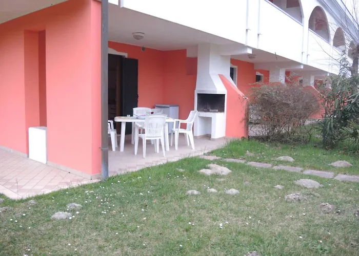 First Floor With Pool Daire