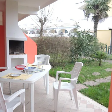 Cozy Flat With Pool 500m From The Golden