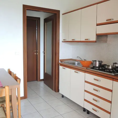 Cozy Flat With Pool 500m From The Golden Bibione